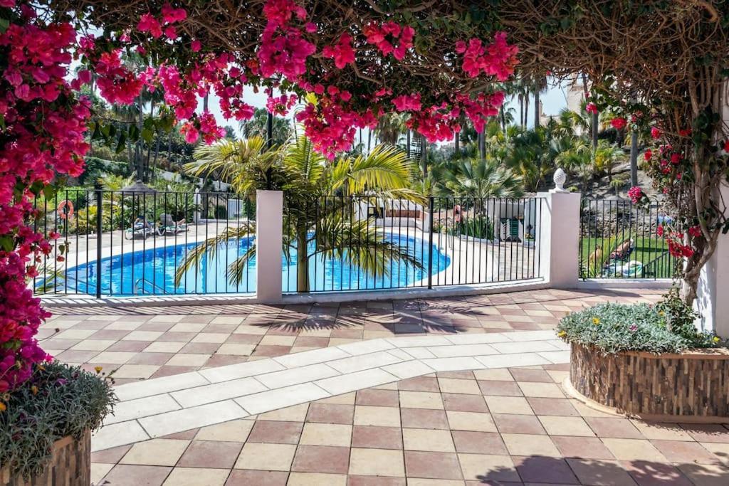 Oasis 16 Apartamento Nerja Exterior foto