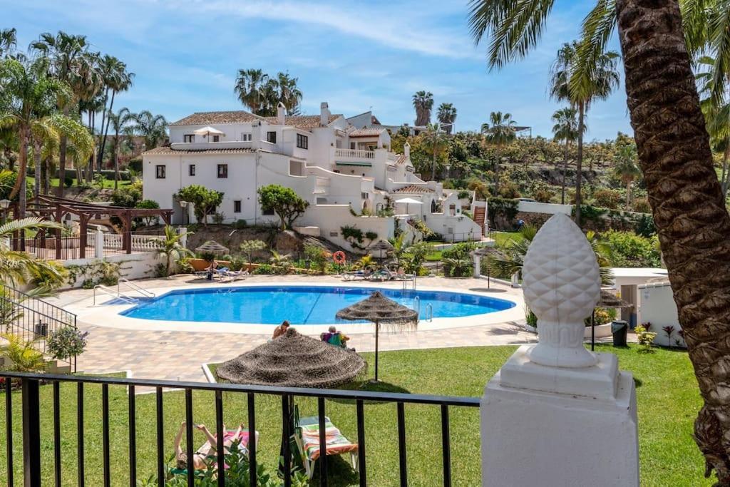 Oasis 16 Apartamento Nerja Exterior foto