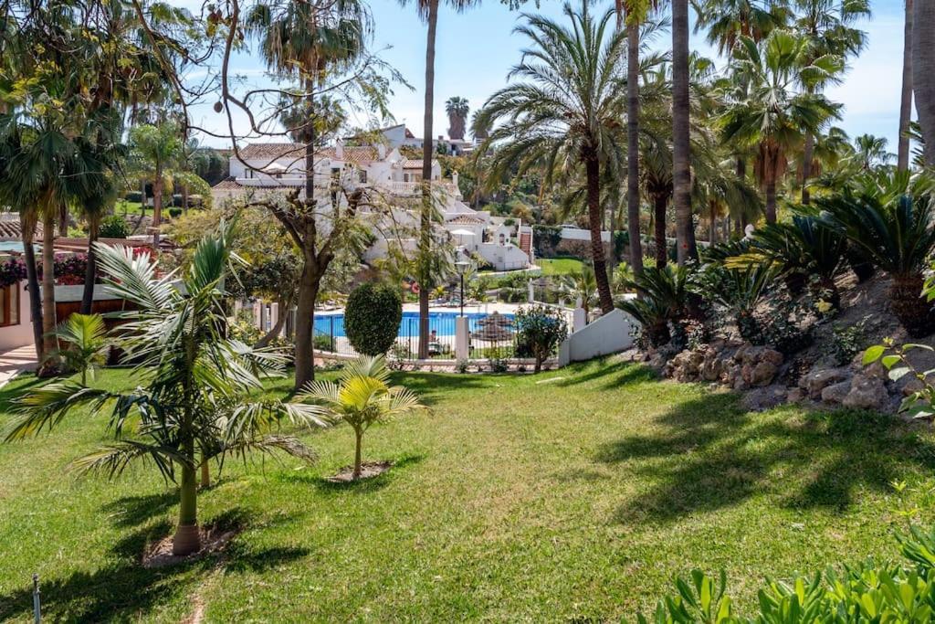Oasis 16 Apartamento Nerja Exterior foto